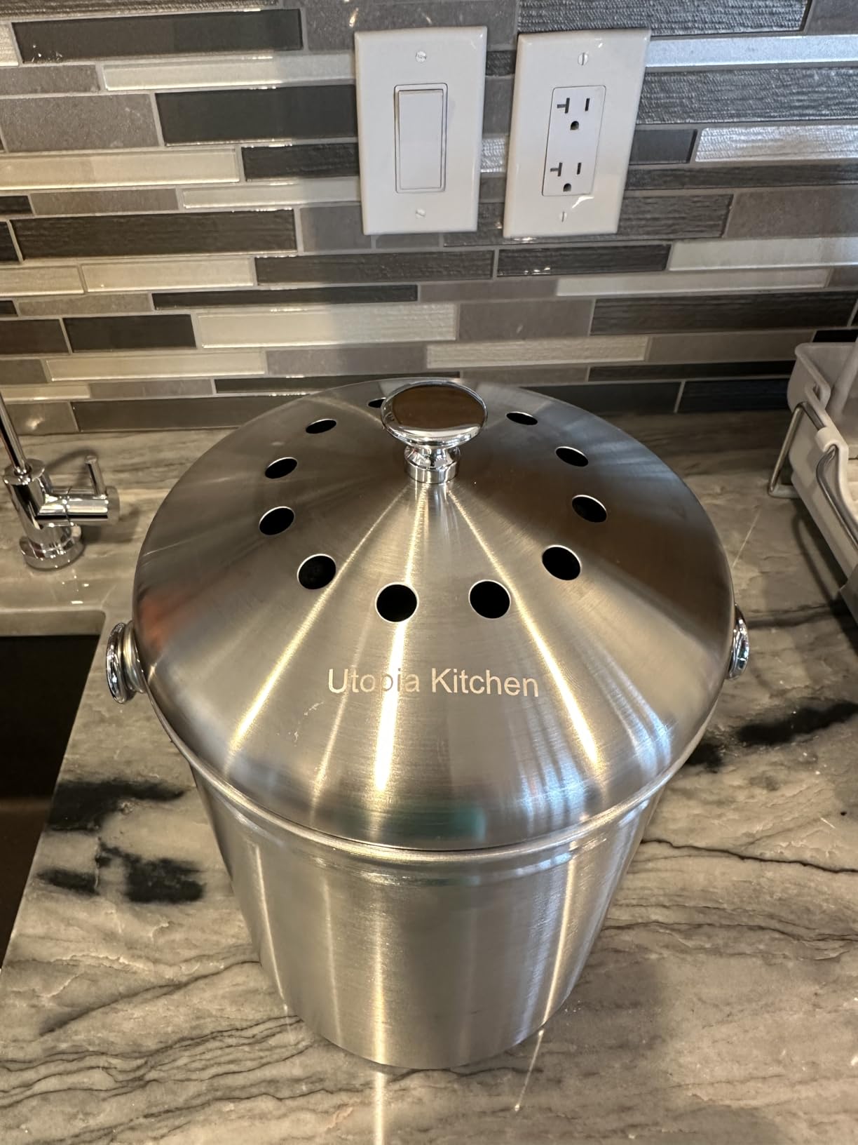 Utopia Kitchen Countertop Compost Bin 1.3 Gallon, Stainless Steel, Silver customer photo 1