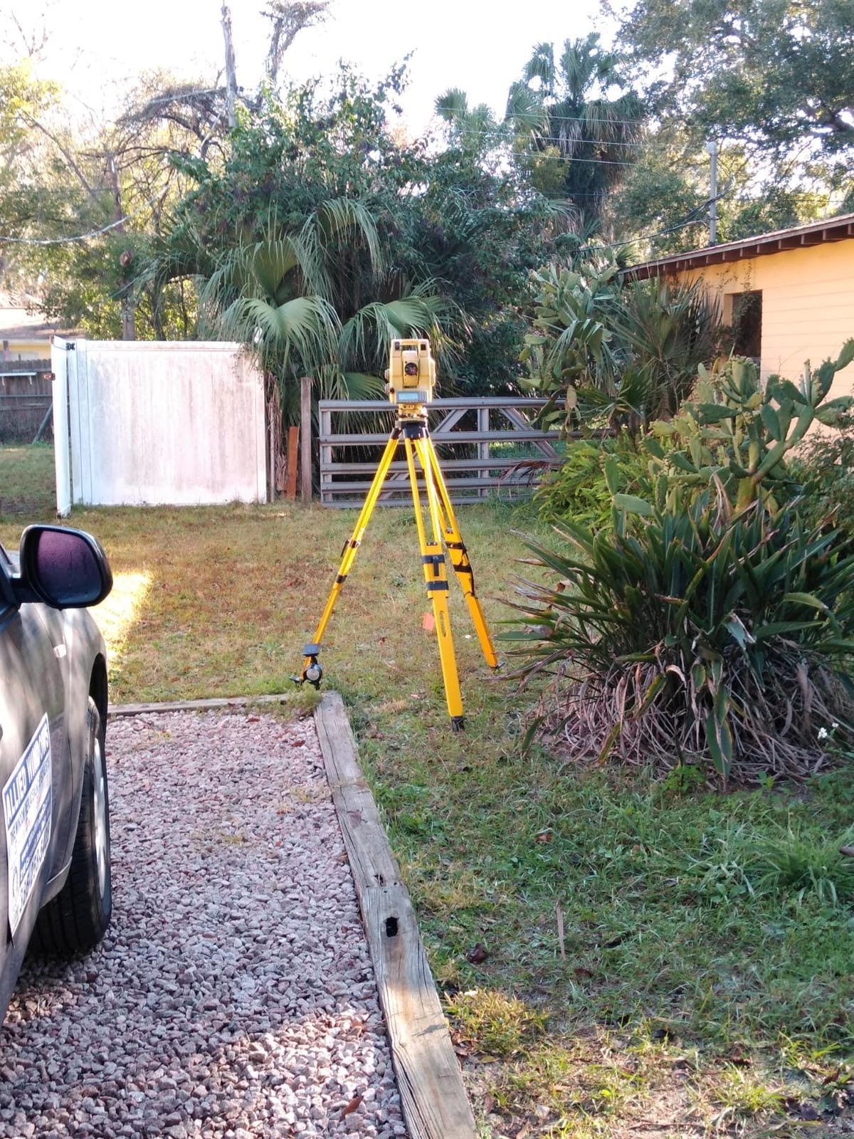 AdirPro Universal Survey Tripod - Wood/Fiberglass Laser Level - Transit Level - Quick Clamp - Heavy Duty Contractor customer photo 1