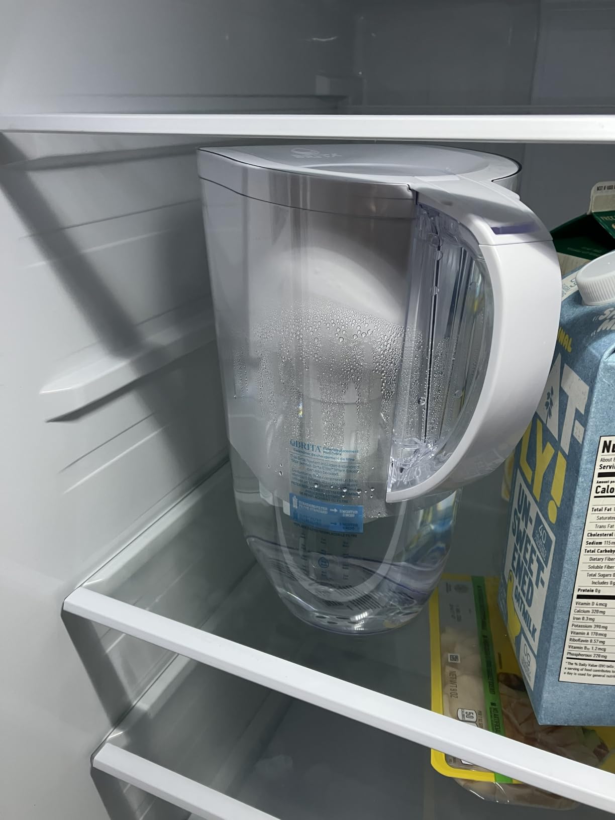 Brita Large 10 Cup Water Filter Pitcher, Includes 1 Filter, Bright White | WQA and NSF/ANSI Certified, Reduces Chlorine, Copper, Mercury & Cadmium, Lasts 2 Months, Household Essential customer photo 1