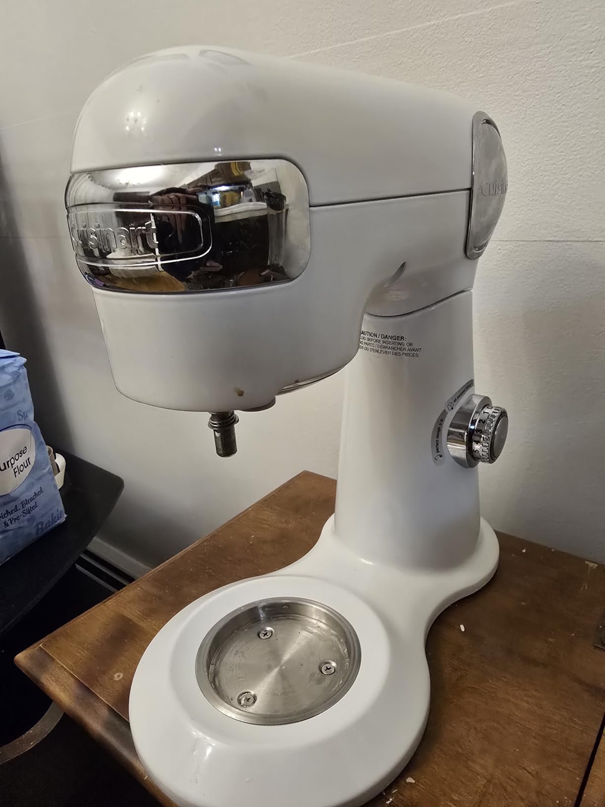 Cuisinart Stand Mixer, 12 Speed, 5.5 Quart Stainless Steel Bowl, Chef's Whisk, Mixing Paddle, Dough Hook, Splash Guard w/ Pour Spout, White Linen, SM-50NAS, 500W motor customer photo 1