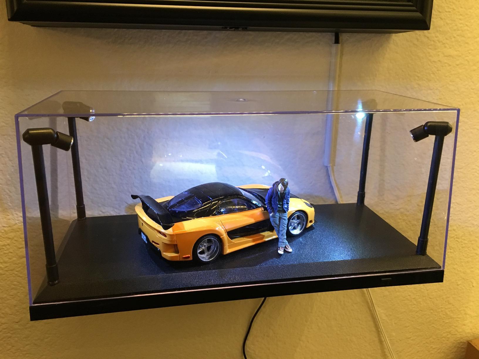 1:18 Illumibox acrylic black base display case, w/ LED lights customer photo 1