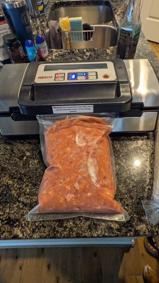 Weston Pro Series Electric Meat Grinder, Commercial Grade, 750 Watts, 1 HP, 9lbs. Per Minute, Stainless Steel (10-1201-W) | 1 HP| 9lbs. Per Minute Includes Auger Stomper, Meat Tray, Sausage-Making Kit | Heavy Duty Stainless Steel | 10-1201-W customer photo 1