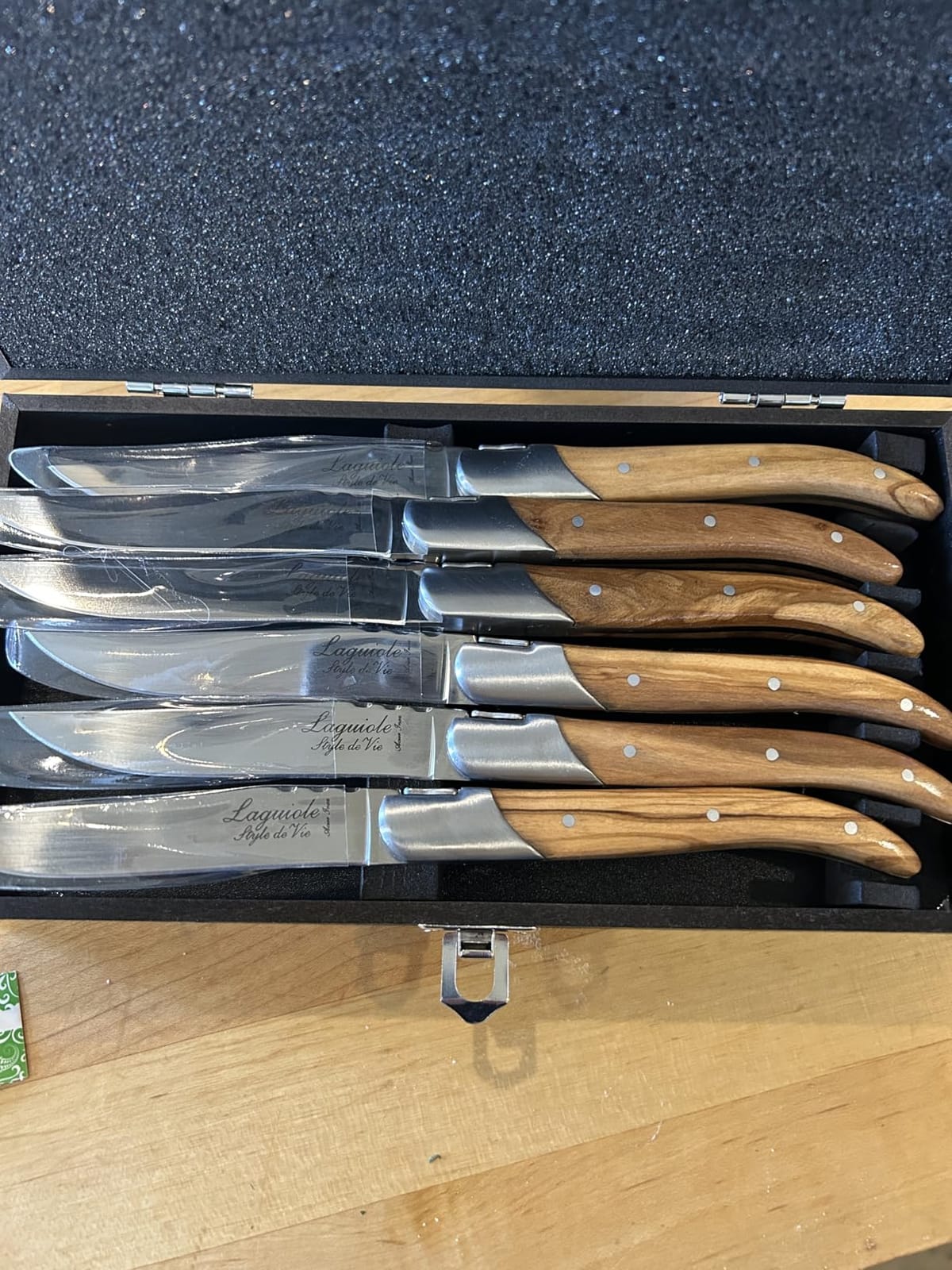 Laguiole Style De Vie Steak Knives, Luxury Line, 6 Pieces, Olive Wood, in Giftbox customer photo 1