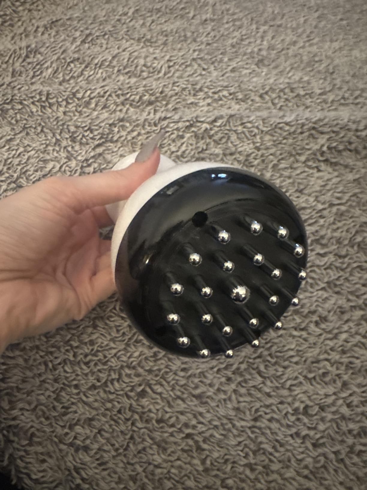 InvoSpa Shiatsu Neck and Back Massager with Heat - Deep Kneading Pillow for Massage - Electric Full Body Massager customer photo 2