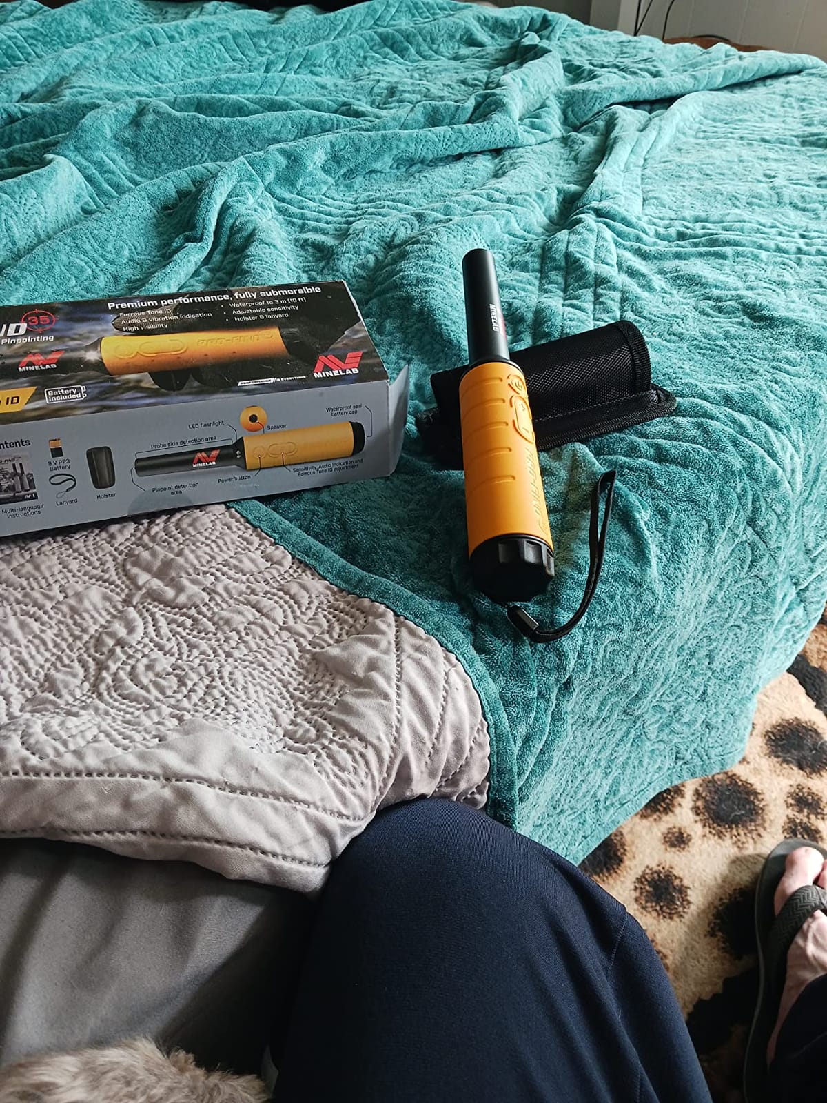 Minelab PRO-FIND 35 Waterproof Pinpointer Metal Detector for Experts with Tone ID & Adjustable Sensitivity (Built-in Flashlight, Holster & Lanyard Included) customer photo 1