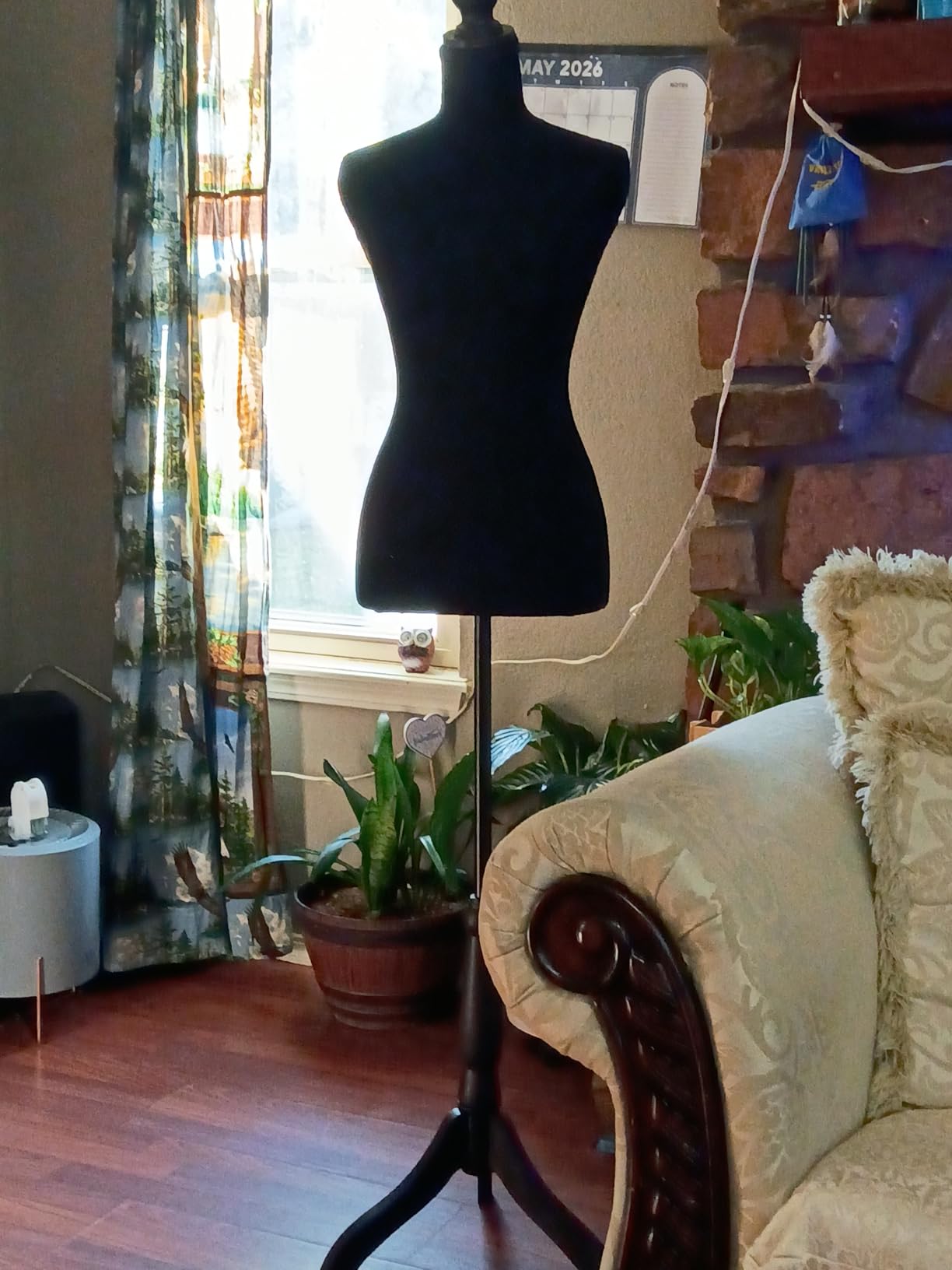 FDW Female Mannequin Torso Black with 7-Inch Height Adjustment | High-Density Foam with Wood Tripod Stand | Secure Fit, Easy Pinning customer photo 2
