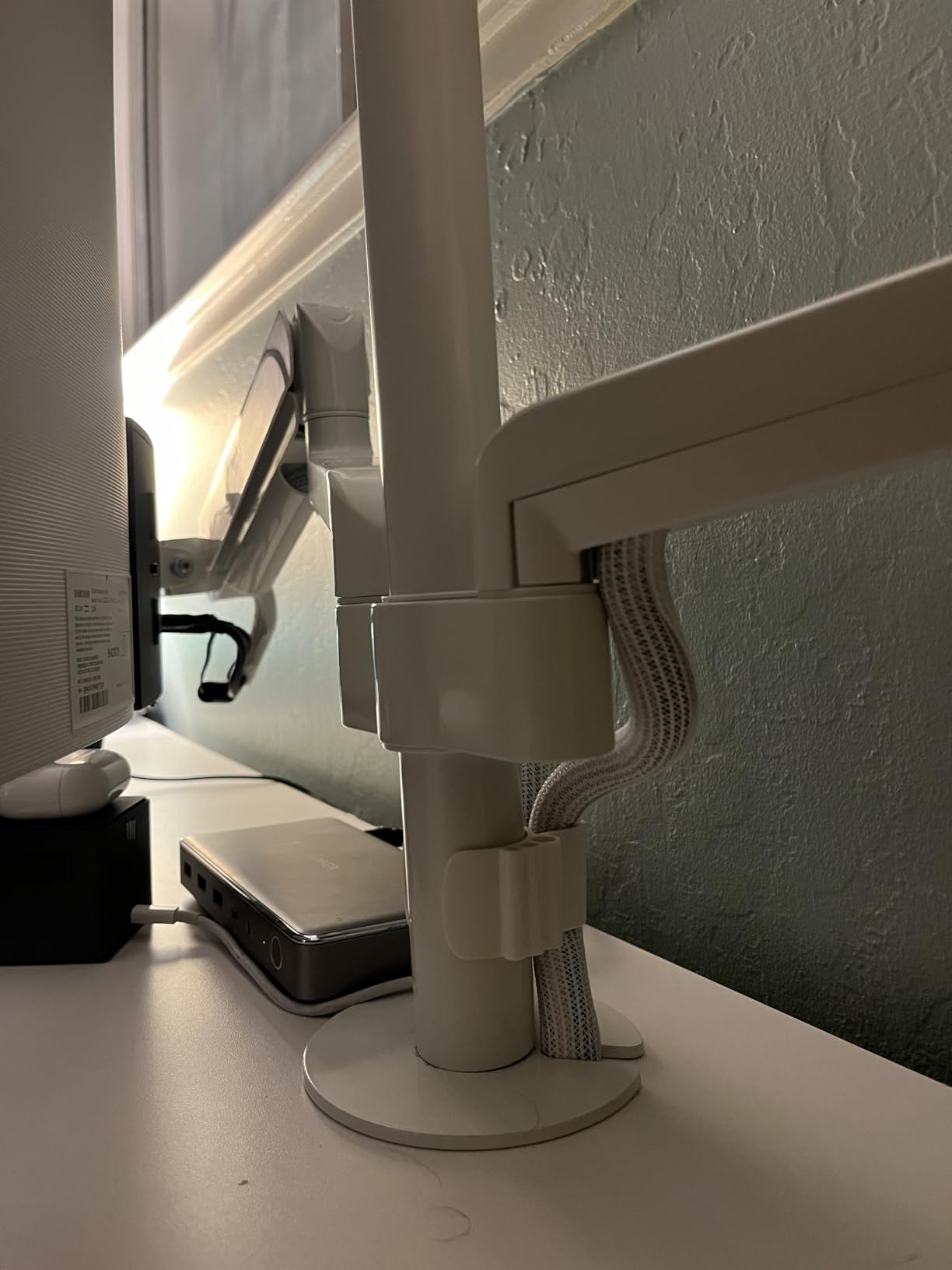 VIVO 17 to 32 inch Dual Mechanical Monitor Mount, 2 Tension Spring Arms, Adjustable Swivel, Rotation, Heavy Duty VESA Desk Stand with C-clamp, Grommet, Max VESA 100x100, Black, STAND-V002K customer photo 2