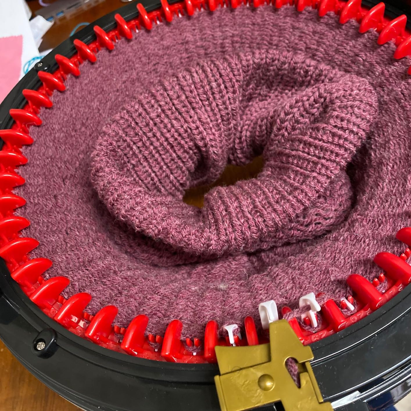 Addi Express King Size Knitting Machine Kit Extended Version with Manual Counter Includes: 46 Needles, Knitting Machine, Pattern Book, Express Hook, Replacement Needles, Stopper customer photo 2