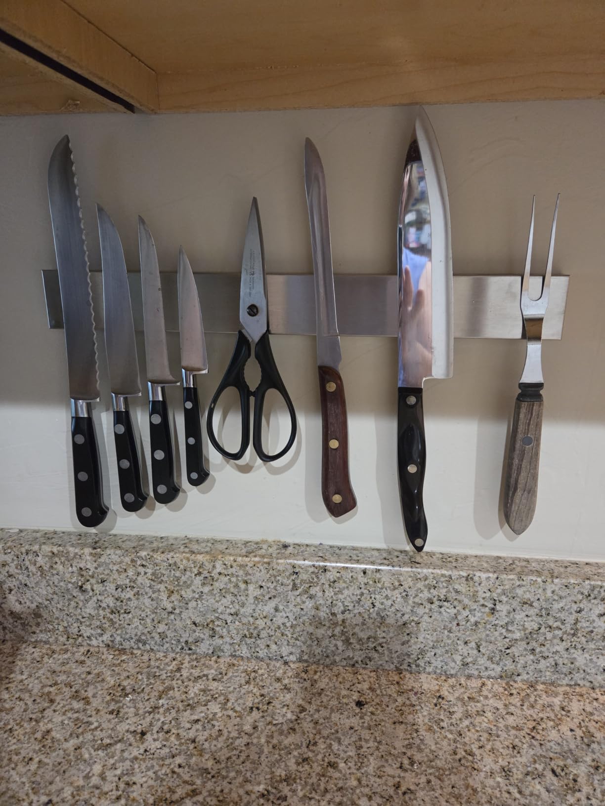 Modern Innovations 10 Inch Stainless Steel Magnetic Knife Bar with Multipurpose Use as Knife Holder, Knife Rack, Knife Strip, Kitchen Utensil Holder, Tool Holder, Art Supply Organizer, Home Organizer customer photo 2