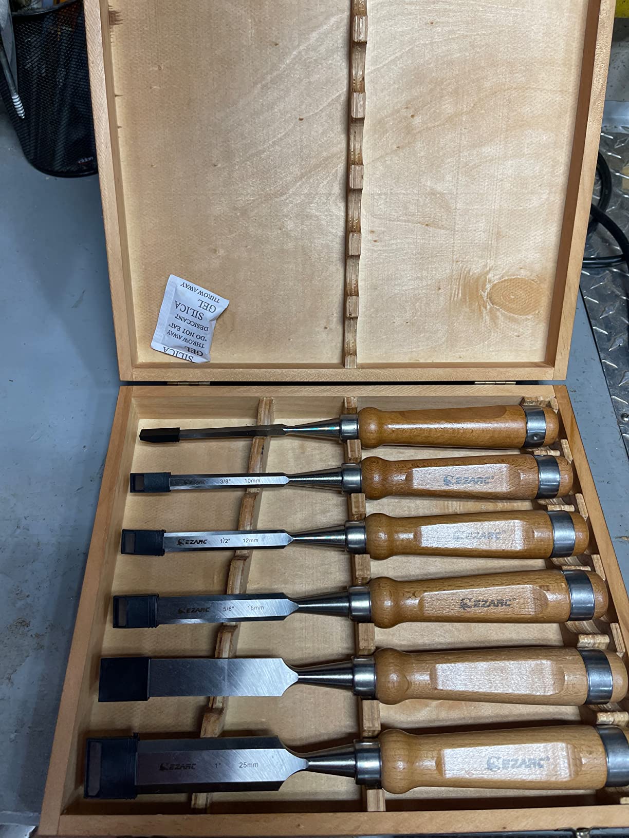 EZARC 6 Pieces Wood Chisel Tool Sets Woodworking Carving Chisel Kit with Premium Wooden Case for Carpenter Craftsman customer photo 1