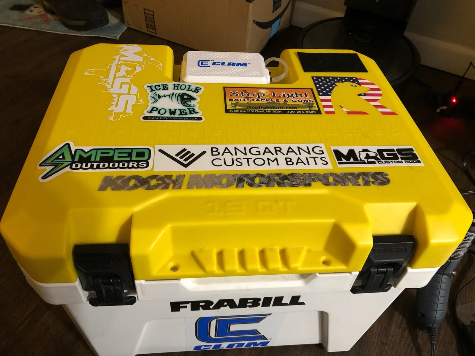 Frabill Magnum Bait Station 13 Quart Live Bait Well, White and Yellow customer photo 2