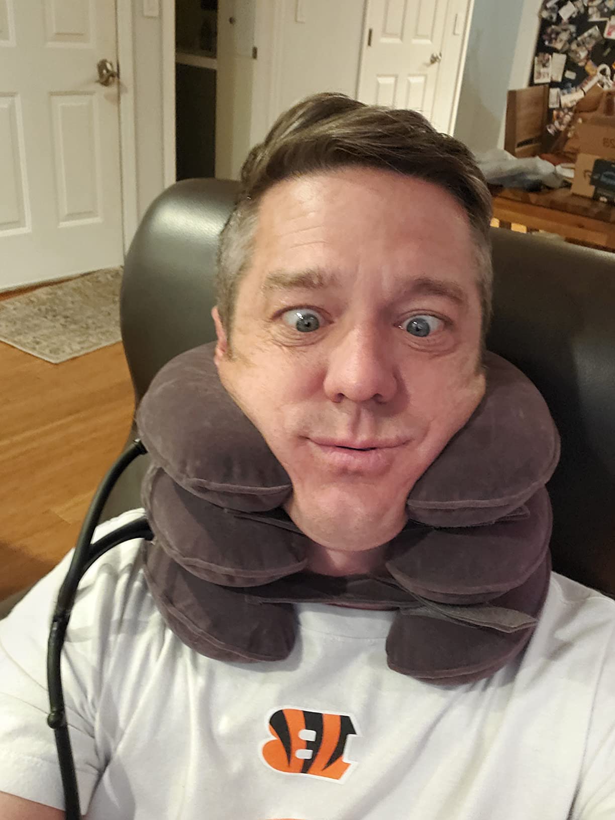 S Cervical Neck Traction Device for Instant Neck Pain Relief - Inflatable & Adjustable Neck Stretcher Neck Support Brace, Neck Traction Pillow for Home Use Neck Decompression customer photo 1