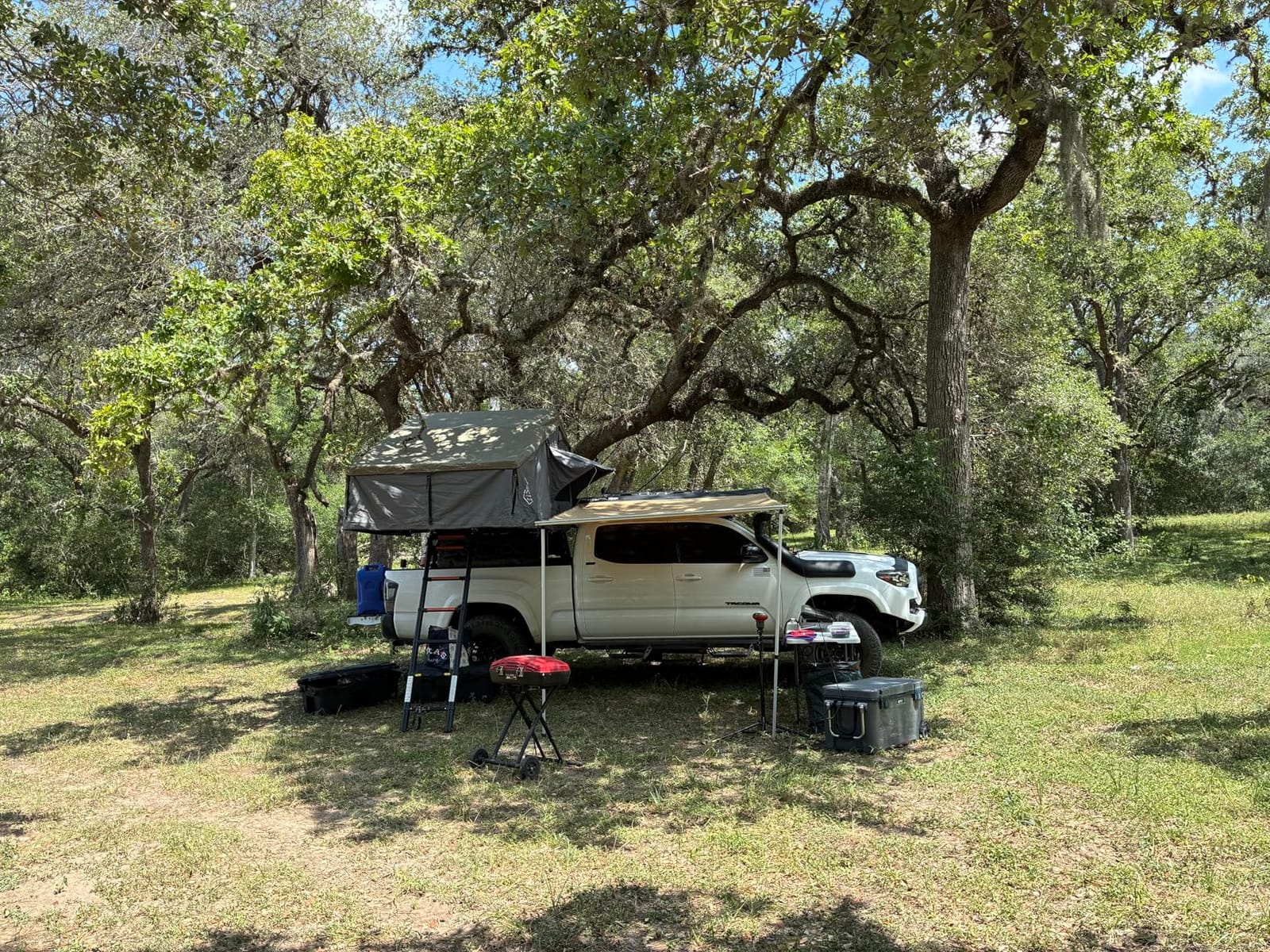 Overland Vehicle Systems HD Nomadic 3 Extended Soft Shell Roof Top Tent - Dark Gray Base with Green Rain Fly & Black 1000G PVC Travel Cover - Black Aluminum Base customer photo 2