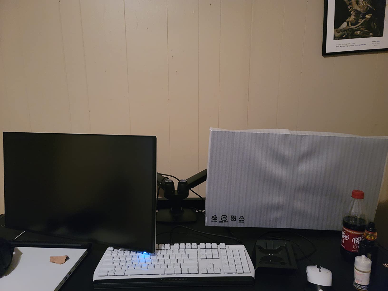 Ergotron LX Dual Monitor Arm, VESA Desk Mount for 2 Monitors Up to 27 Inches, 7 to 20 lbs Each, Matte Black customer photo 1