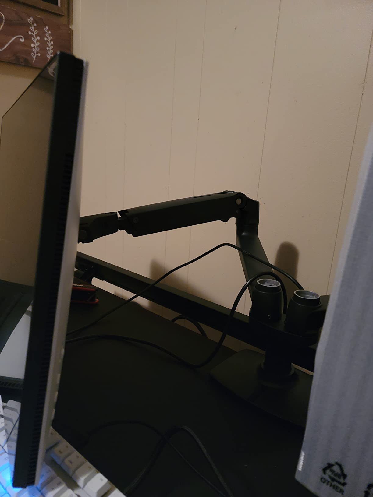 Ergotron LX Dual Monitor Arm, VESA Desk Mount for 2 Monitors Up to 27 Inches, 7 to 20 lbs Each, Matte Black customer photo 2
