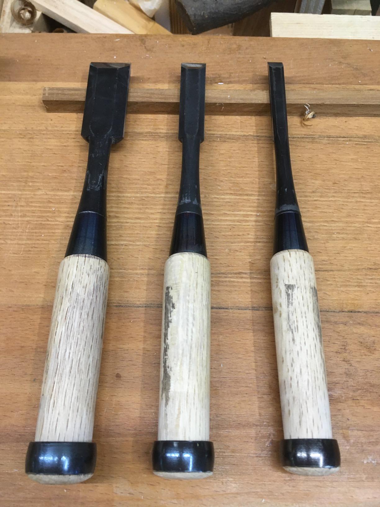 KAKURI Japanese Wood Chisel Set 3 Piece for Woodworking, Made in JAPAN, Japanese Oire Nomi for Carve, Mortise, Dovetail, Sharp Japanese Carbon Steel Blade, White Oak Wood Handle customer photo 2