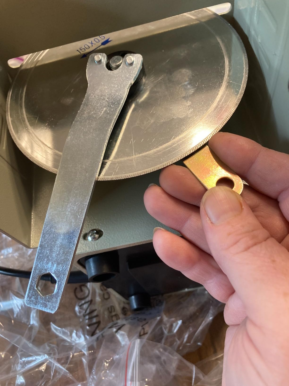 Lapidary Saw 110V, 6 Inch Lapidary Equipment, Wet Stone Cutter 10000RPM | Wet Table Saws, Water Drip System, 200W Variable Speed, 30mm Cutting Capacity, Dual Blades, Flexible Shaft, Gemstone Workshop customer photo 2