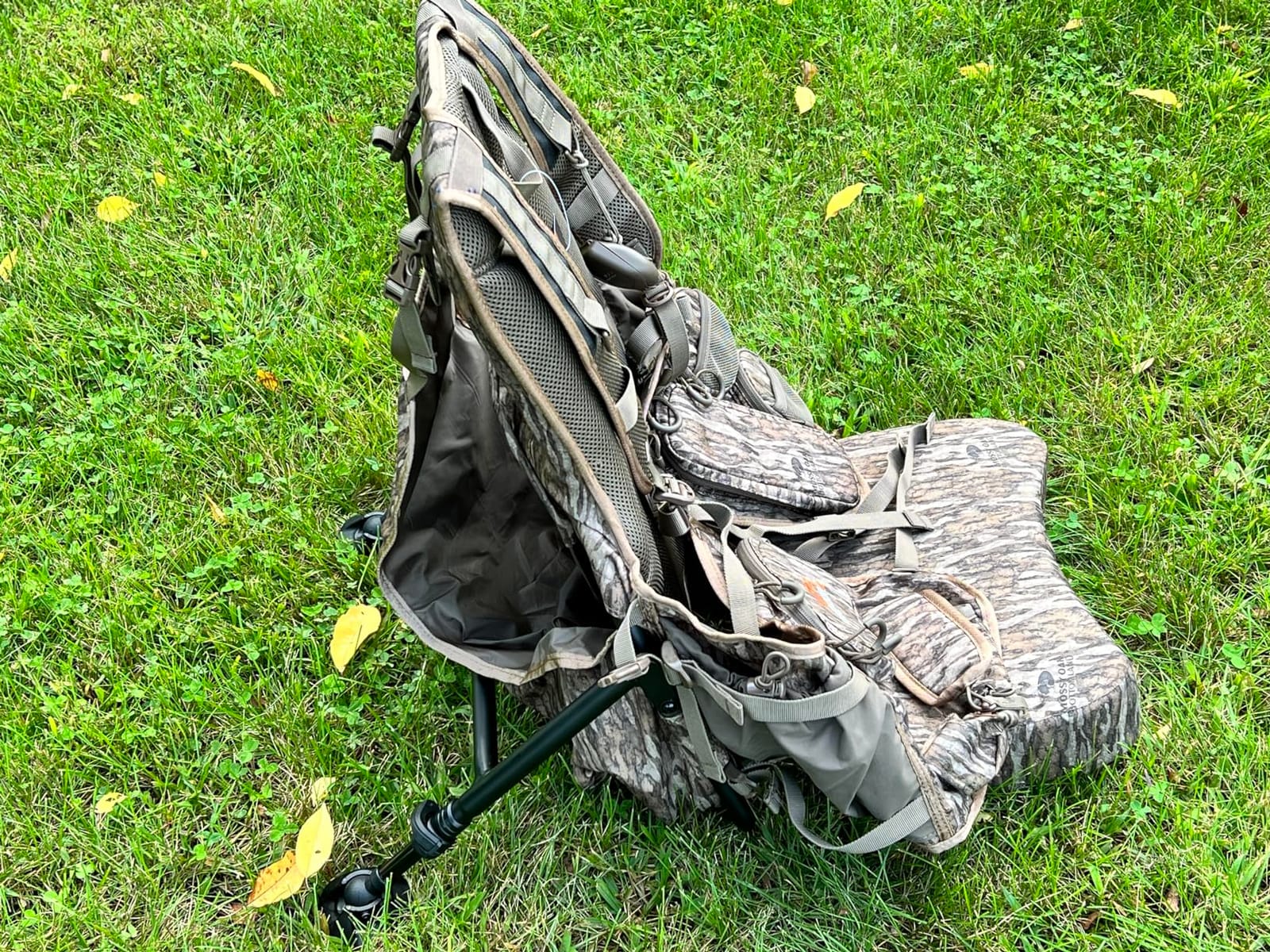 ALPS OutdoorZ Grand Slam Turkey Vest with Memory Foam Foldable Seat | Sit Anywhere Removable Kickstand Frame & Multiple Pockets - Universal Outdoor Hunting Camo Gear customer photo 1