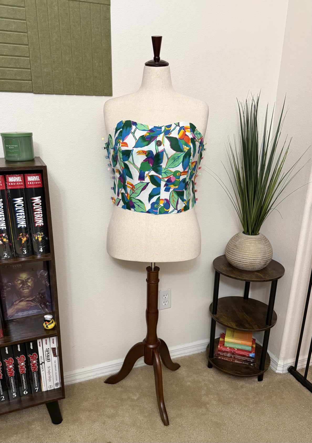 Bonnlo Upgraded Female Dress Form, Mannequin Torse Body with Adjustable Rubber Wood Stand for Dress Jewelry Display (White, 2-4) customer photo 2