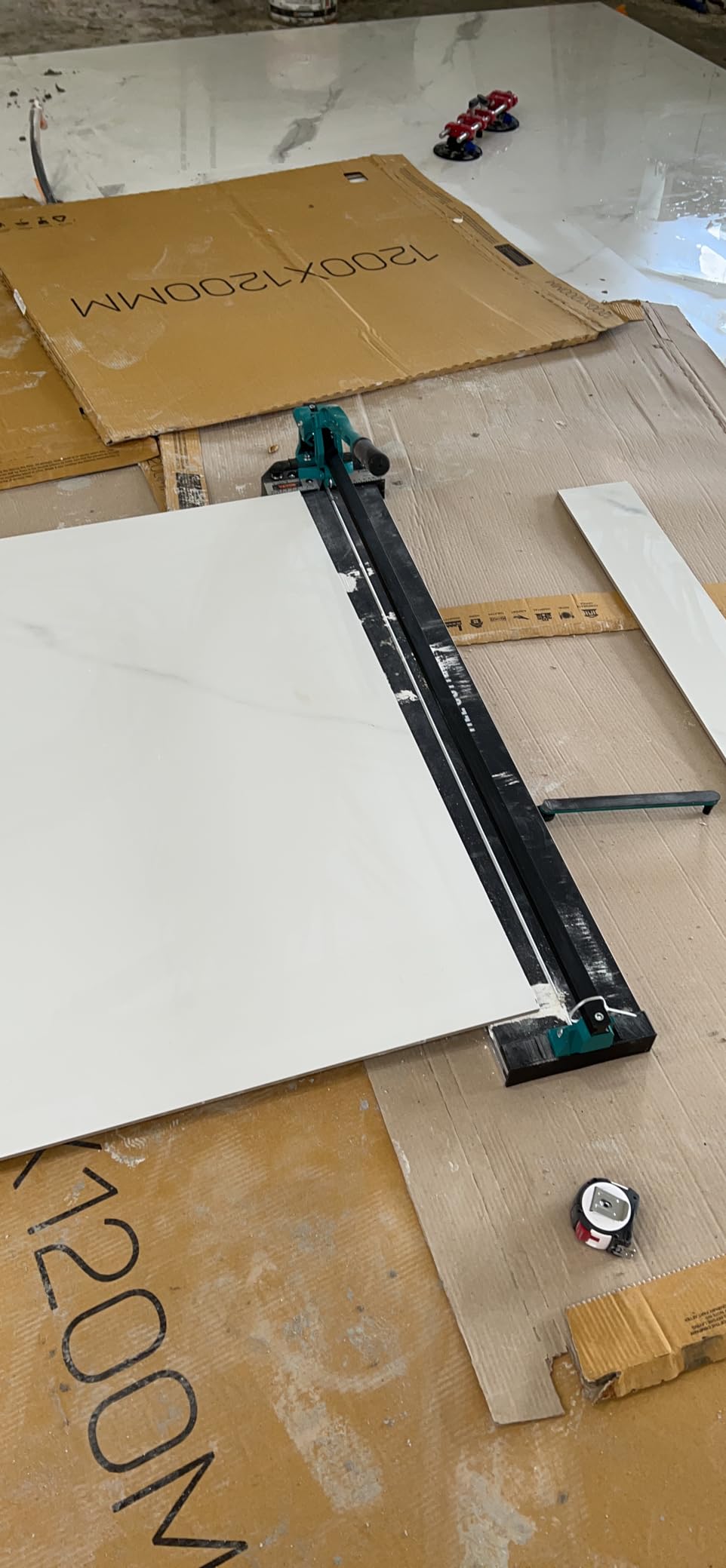 VEVOR 48 Inch Tile Cutter, Single Rail Double Brackets Manual Cutter Tool | For Workshops and Industrial, Precision Smooth Cutting, 3/5 in Cap with Precise Laser Positioning, Heavy-Duty Aluminium customer photo 2