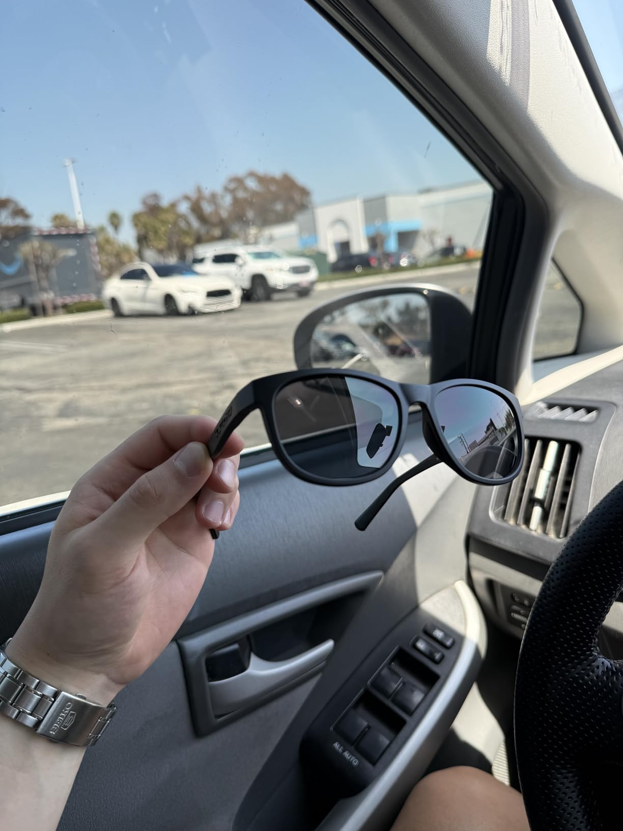 Tifosi Swank Lifestyle Sunglasses - Running, Cycling & Golf | 100% UVA/UVB, shatterproof polycarbonate. Tangle-free hinge, hydrophilic nose pads. For running, cycling, golf & lifestyle. customer photo 1