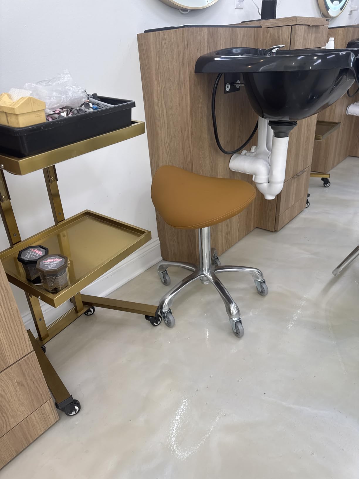 Professional Saddle Stool with Wheels Ergonomic Swivel Height Adjustable for Clinic Dentist Beauty Salon Tattoo Office (Camel) customer photo 1