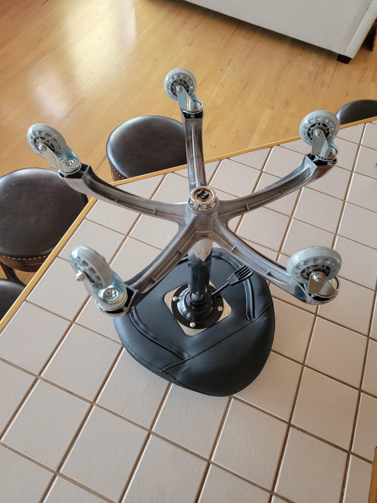 Professional Saddle Stool with Wheels Ergonomic Swivel Height Adjustable for Clinic Dentist Beauty Salon Tattoo Office (Camel) customer photo 2