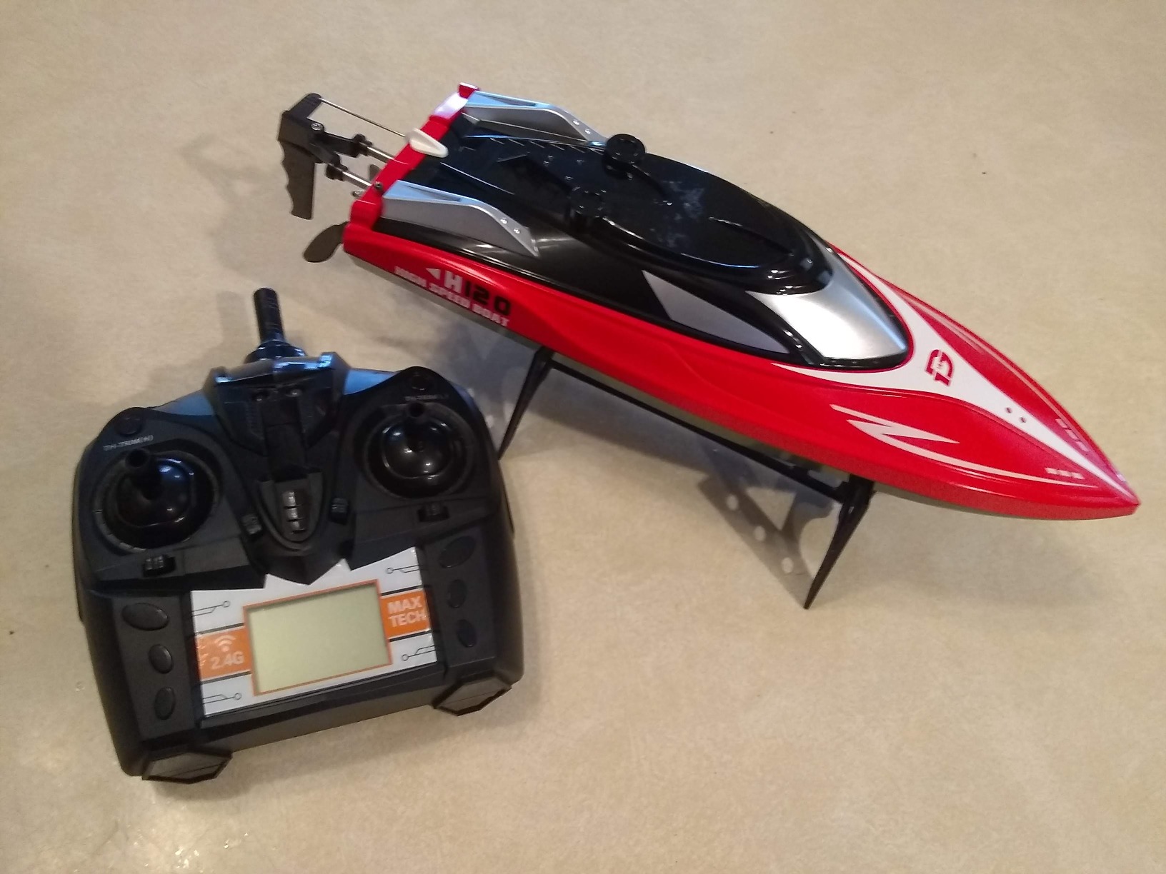 DEERC H120 Fast RC Boat for Pools and Lakes, 2.4 GHz 20+ MPH Racing Boats for Kids & Adults with Rechargeable Battery, Low Battery Alarm, Capsize Recovery, Gifts for Boys Girls customer photo 2