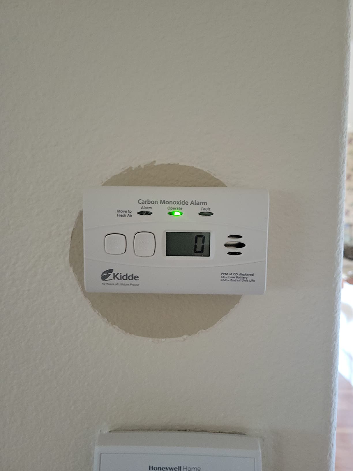 Kidde Carbon Monoxide Detector, 10-Year Battery Powered, Digital Display, LED Status Indicators, 85 dB Alarm, 3rd Edition customer photo 2
