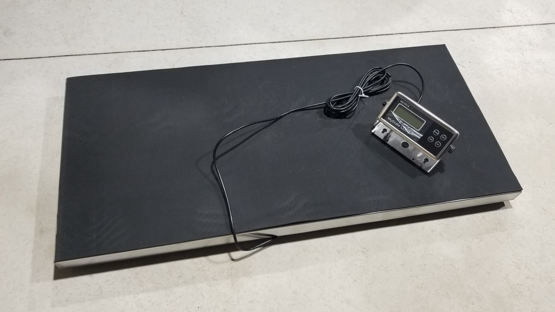 PEC Livestock Animal Scale/Farm Animal Scales for Weighing Small to Medium Sized Animals, Lamb, Goat, Sheep, Pigs, Hogs, Donkey, Calf, Digital Indicator Included, Capacity 700lbs (44