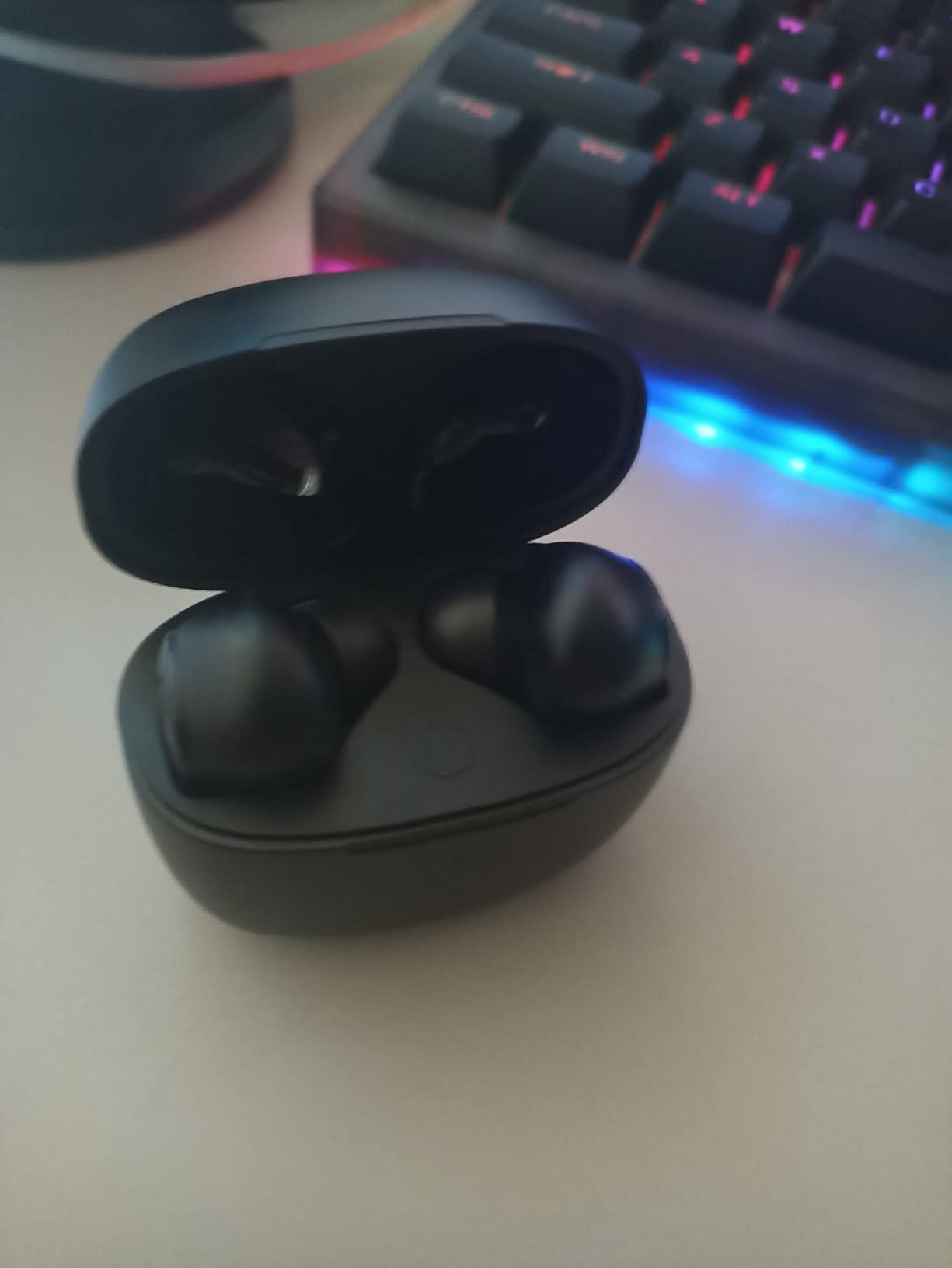 EarFun Air True Wireless Earbuds, Bluetooth Earbuds with 4 Mics Clear Call | IPX7 Waterproof, Game Mode, Deep Bass, Wireless Charging, USB-C Fast Charge, 35H Playtime, Black customer photo 1