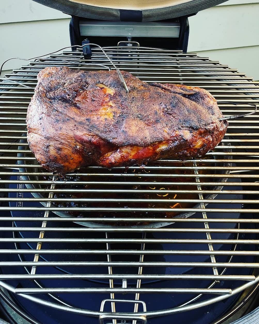 Kamado Joe Big Joe Series III 24-inch Ceramic Charcoal Grill and Smoker with Premium Cart, SloRoller Insert and 450 Cooking Square Inches in Red, Model KJ15041021 customer photo 2
