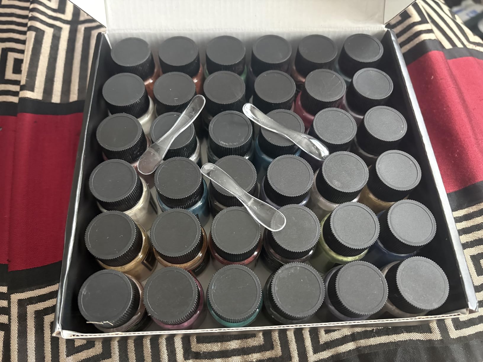 Mica Powder, 36 Colors (10g), Pigment for Epoxy Resin, Soap, Bath Bomb | Complies with ASTM D-4236 | For Lip Gloss, Art Crafts, Resin Dye, Nails and Glitter Pigment customer photo 2