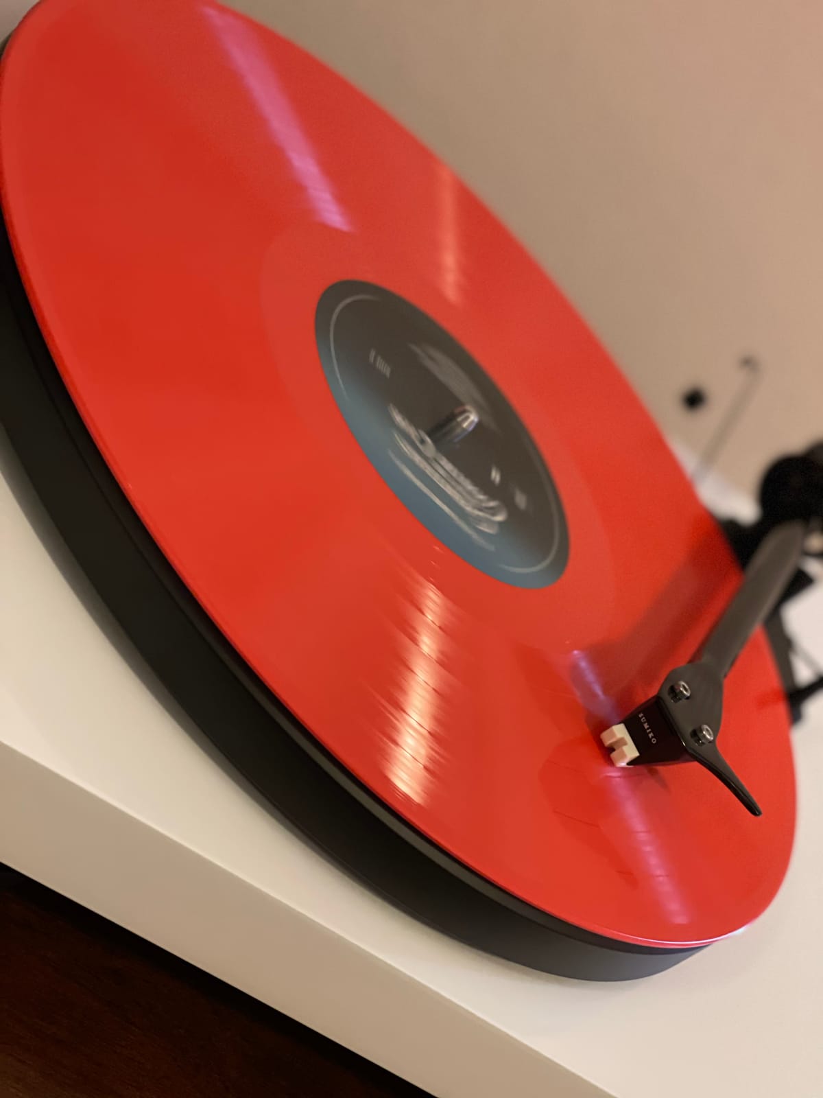 Pro-Ject Debut Carbon EVO Wired Turntable with Sumiko Rainier Cartridge (Black) customer photo 1