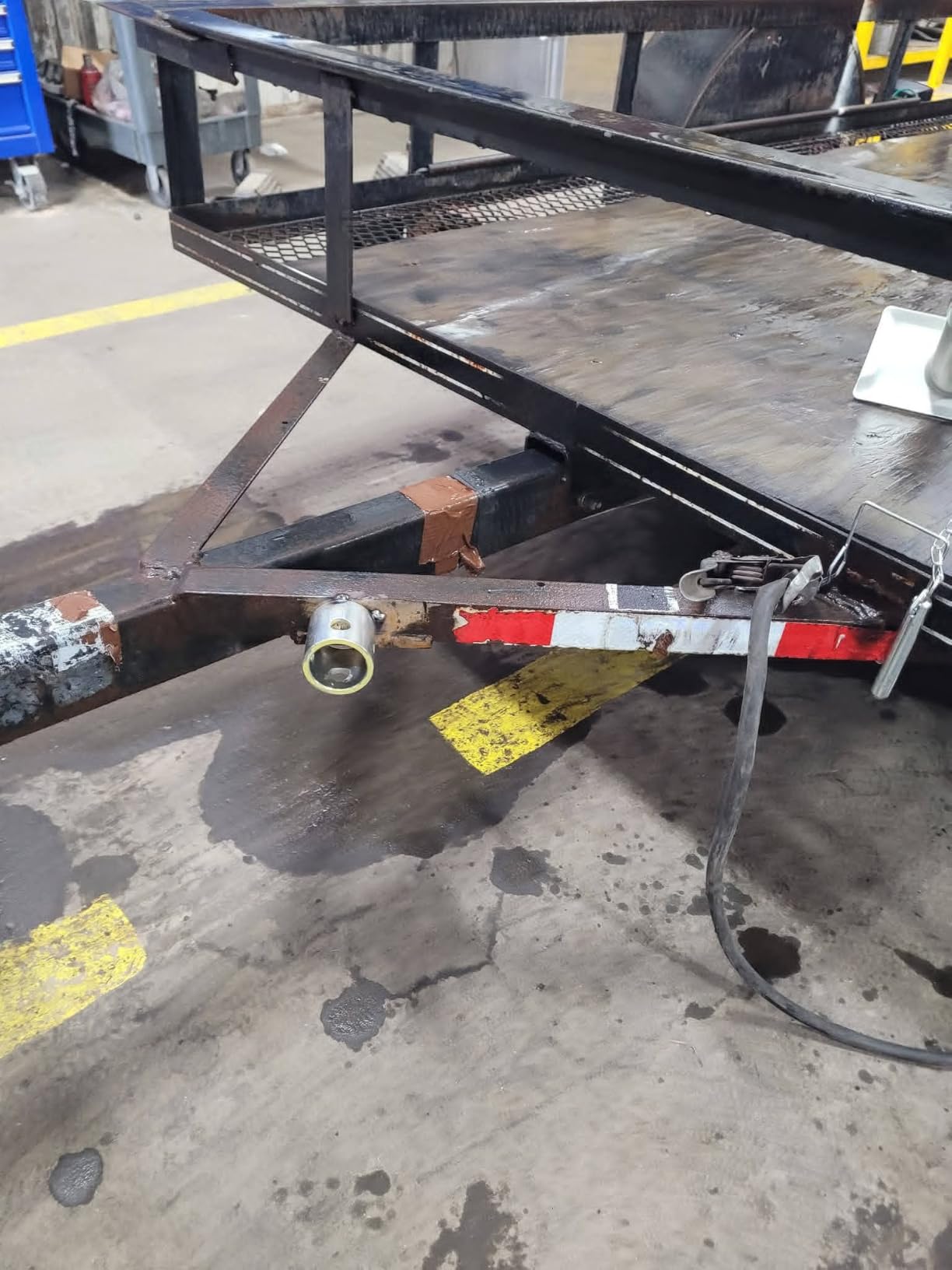 Big RED 2000 LBs Capacity Weld on Pipe Mount Swivel Trailer Jack, ATR39003R customer photo 2