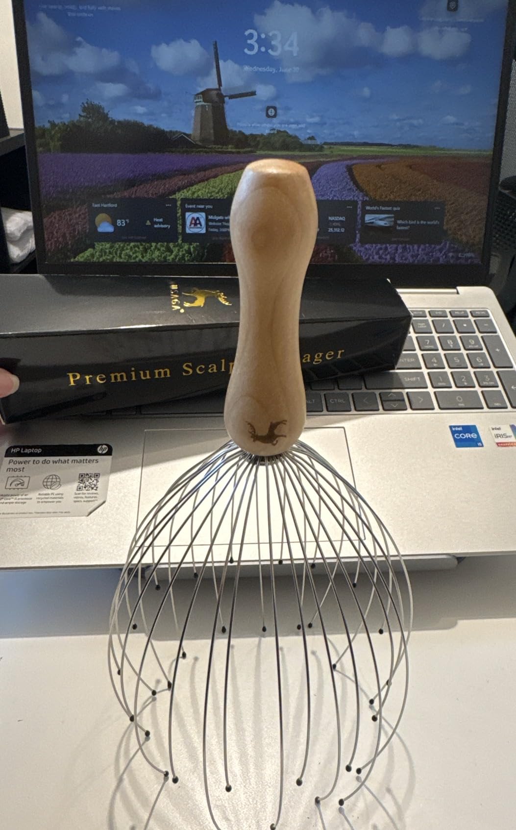USAGA 32 Fingers Head Massager Head Scratcher Scalp Massager Wood Handle | for Head Massage and Body Relaxation customer photo 2