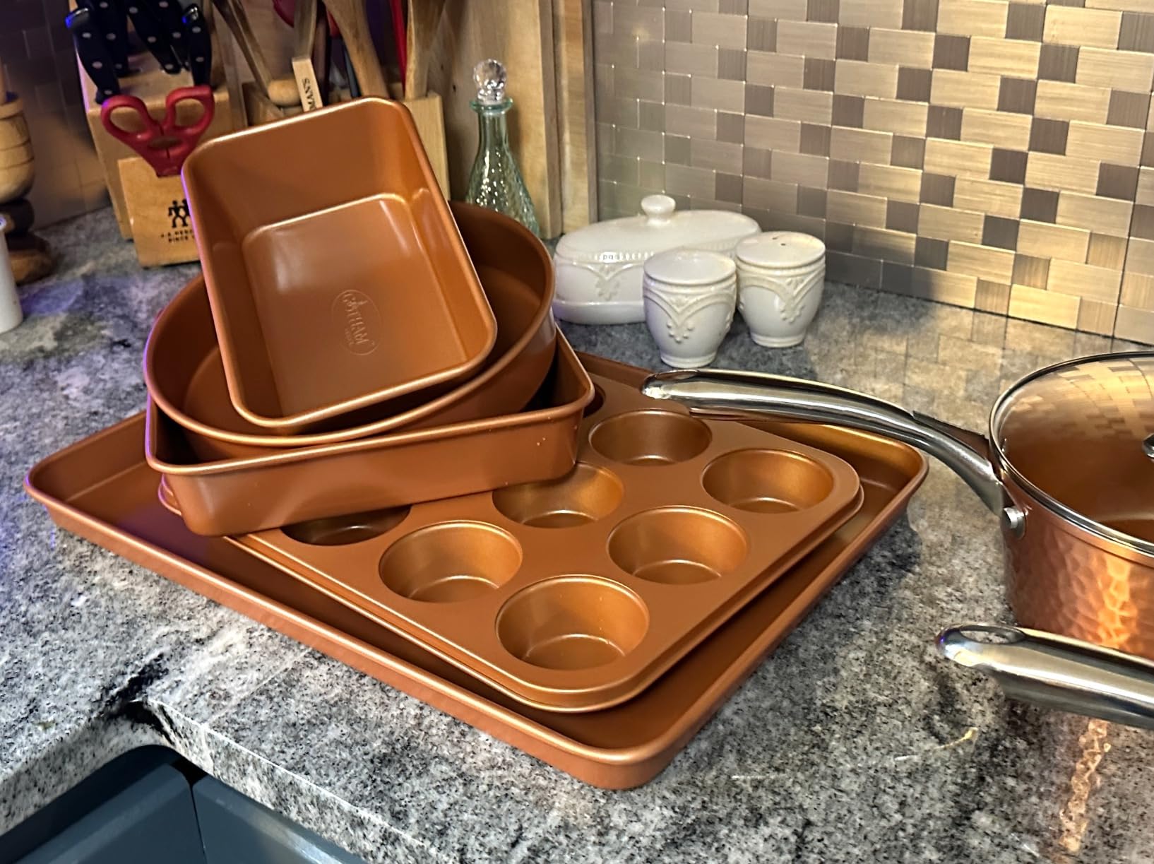 GOTHAM STEEL HAMMERED 20 Pc Pots and Pans Set Non Stick Ceramic Cookware, Copper customer photo 1