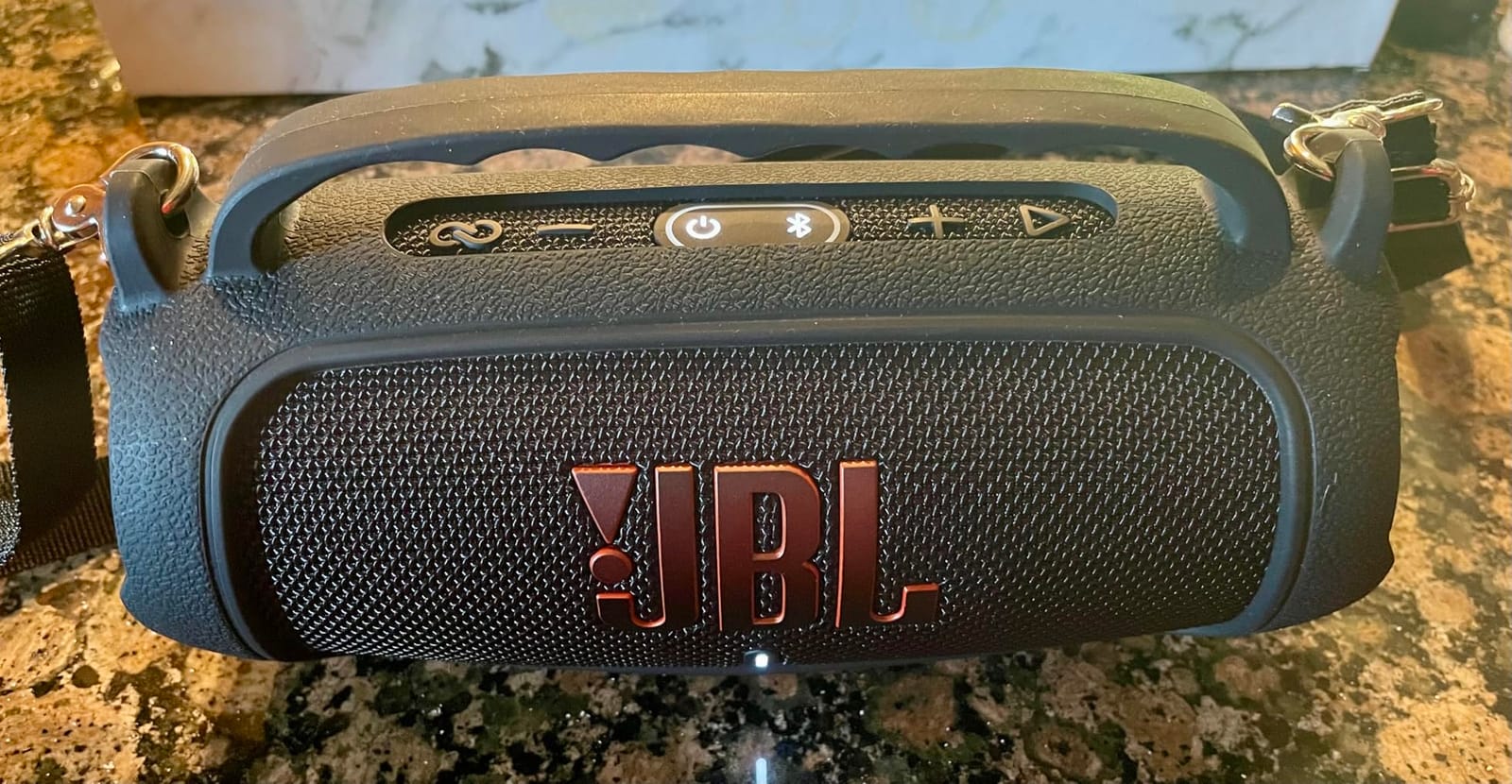 JBL Charge 5 - Portable Waterproof Speaker - Blue | Bold JBL Original Pro Sound, 20 hours of playtime, IP67 waterproof and dustproof, Wireless Bluetooth Streaming customer photo 2