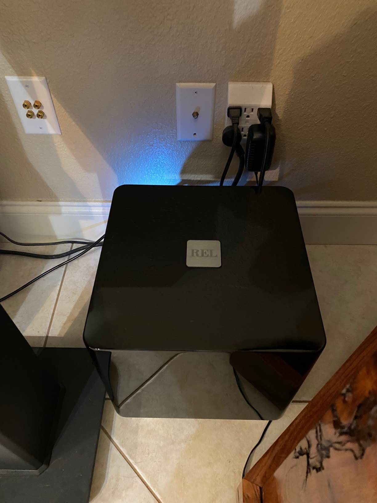 REL T/5x 8-Inch Powered Subwoofer - Compact Sealed Design with Class AB Amplifier, RCA Inputs, and Powerful Bass for HiFi Stereo Systems, Home Theater, and Surround Sound - High Gloss Black Finish customer photo 1