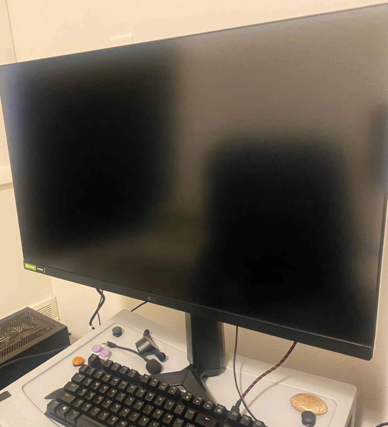 LG 27GP850-B Ultragear Gaming Monitor 27-Inch QHD (2560 x 1440) Nano IPS Display 1ms Response Time 165Hz Refresh Rate NVIDIA G-SYNC Compatible AMD FreeSync Premium customer photo 1