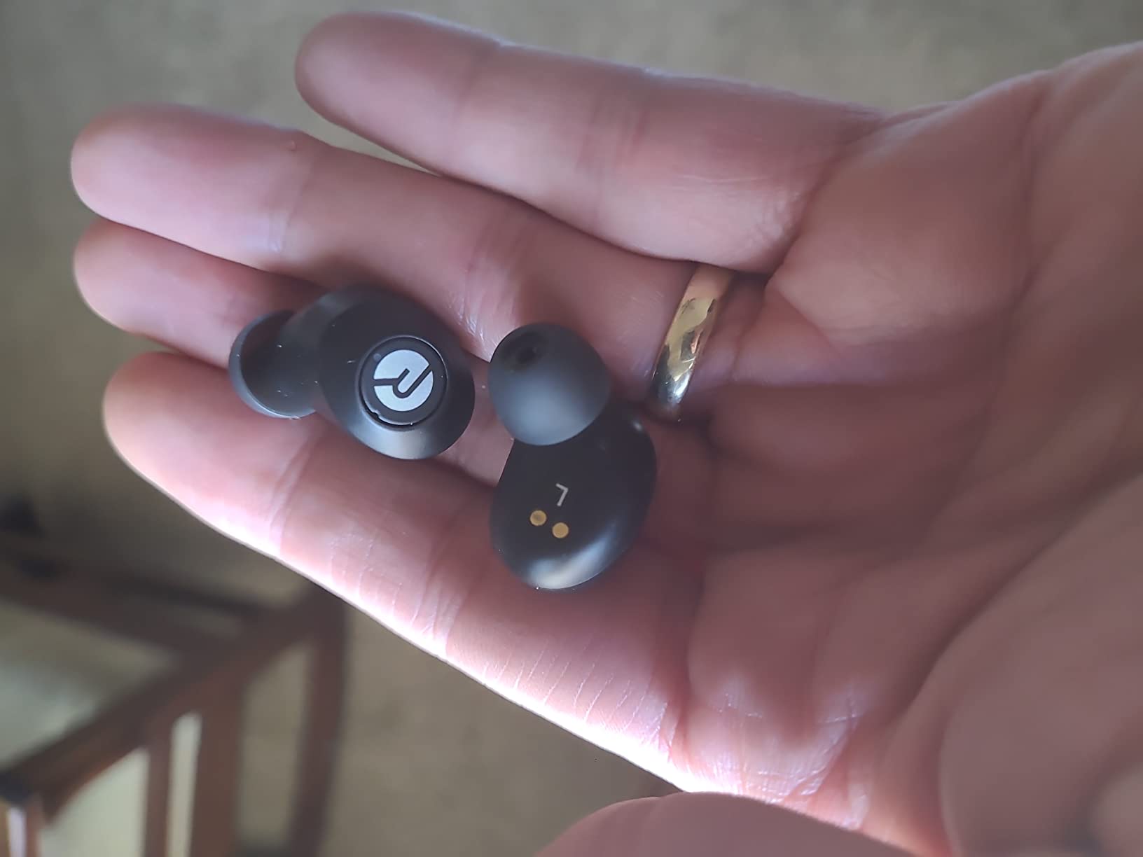 Raycon Everyday Bluetooth Wireless Earbuds with Microphone - Active Noise Cancelling, Sweat & Water-Resistant Earphones, Ear Buds Wireless Bluetooth Up to 32 Hours Playtime (Blue) customer photo 2