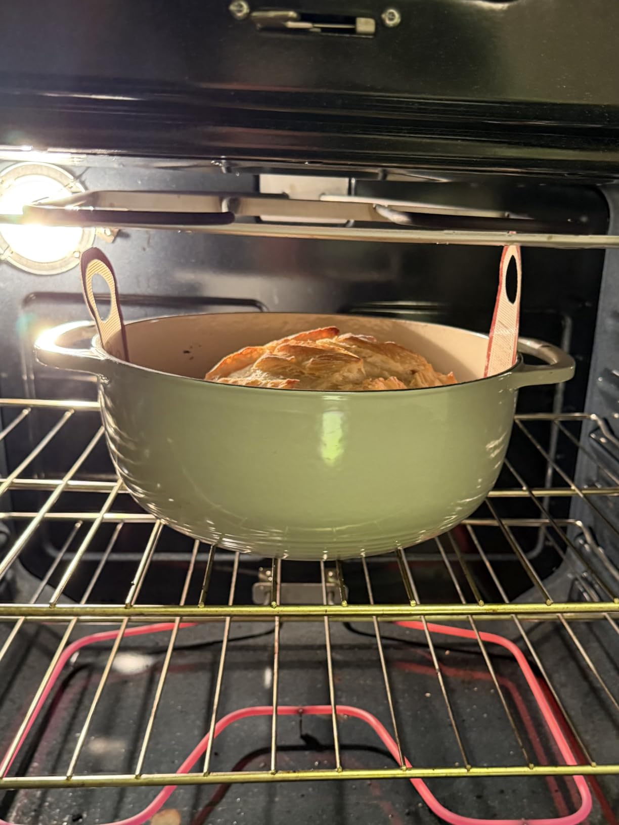 Lodge Essential Enamel Cast Iron Dutch Oven, 6 Quart, Burnt Sienna | Ideal for Bread Baking, Braising, Marinating & Slow Cooking, Features Moisture-Sealing Lid & Dual Handles customer photo 2