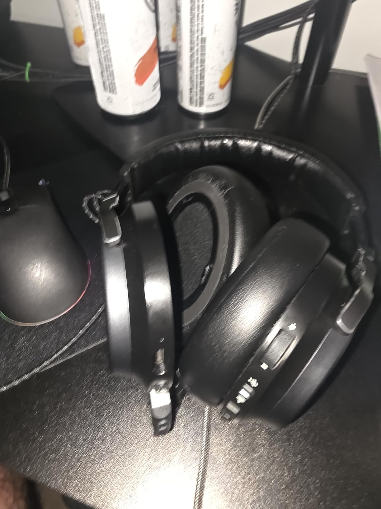 Corsair Virtuoso RGB Wireless XT Multiplatform Gaming Headset with Bluetooth - Dolby Atmos - Broadcast Quality Microphone - iCUE Compatible- PC, Mac, PS5, PS4, Nintendo Switch, Mobile - Black customer photo 1