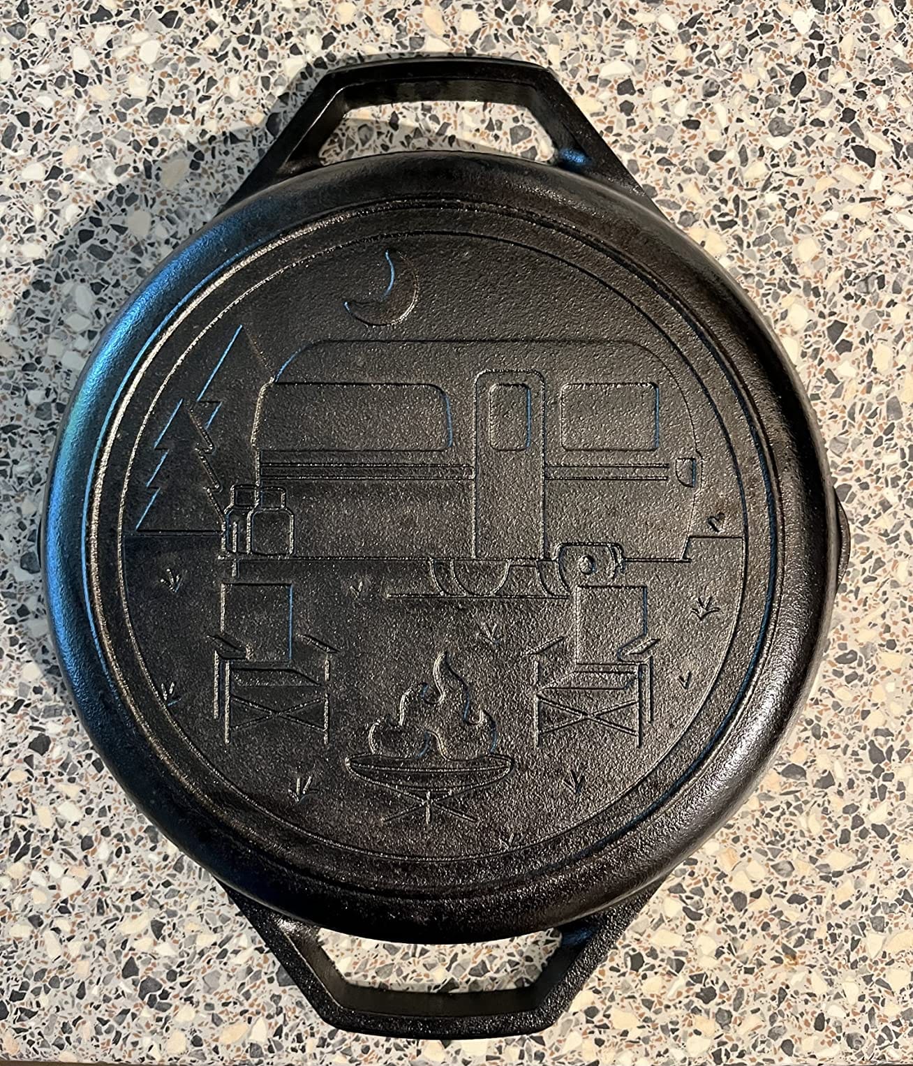 Lodge Wanderlust Series Cast Iron Camper Skillet, 10.25 Inches | Dual Handled Wanderlust Series Pre-Seasoned Cast Iron Camper Pan for Stovetop, Oven, Grill & Campfire customer photo 1