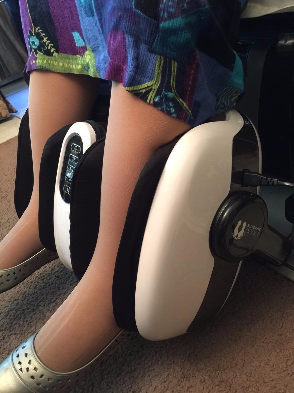 Cloud Massage Shiatsu Foot Massager with Heat, Standard Size, White customer photo 1