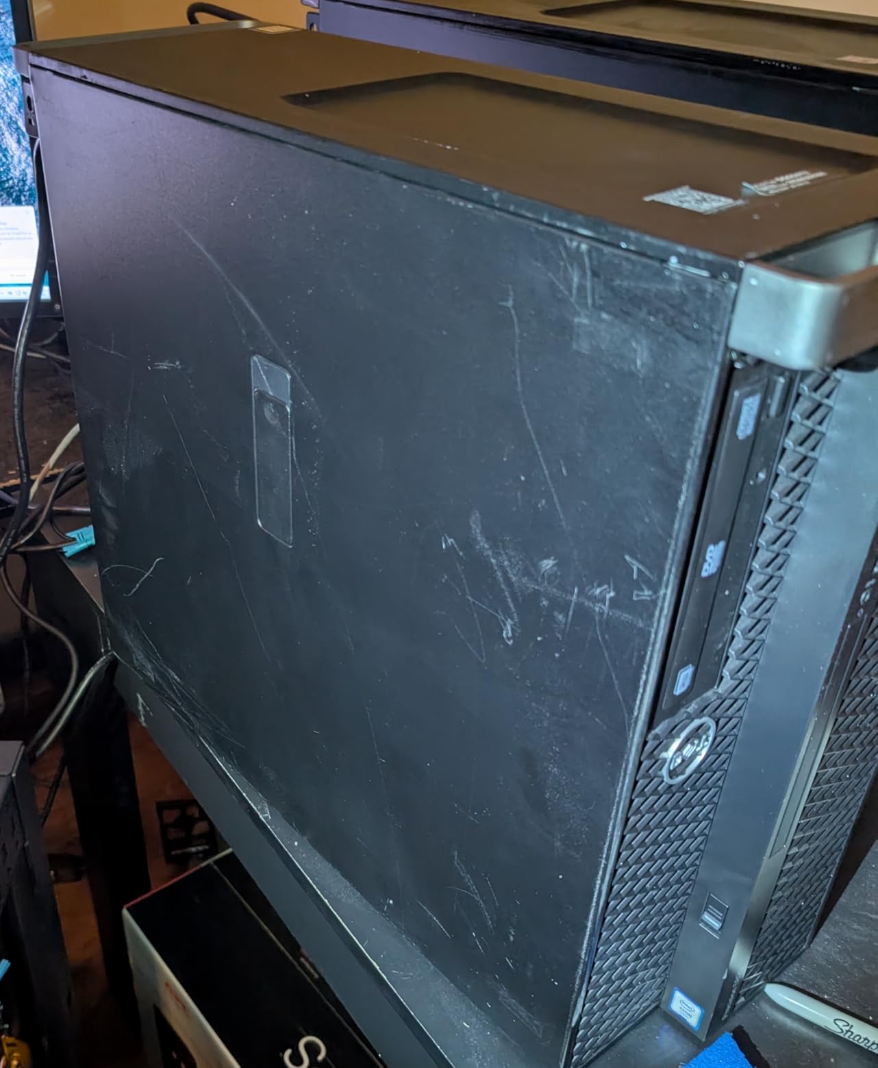 Dell Precision Tower 5820 Workstation W-2123 4C 3.6Ghz 64GB 1TB NVMe P2000 Win 11 (Renewed) customer photo 2