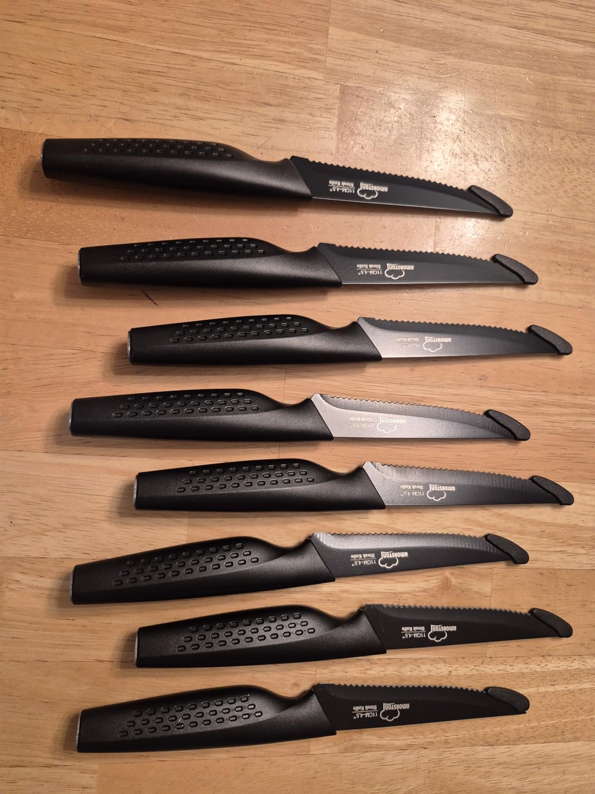Amorston Steak Knives Set of 8, Stainless Steel Serrated Knives Dishwasher Safe, Elegant Black customer photo 1