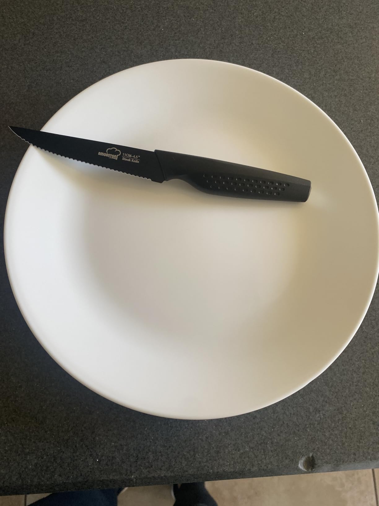 Amorston Steak Knives Set of 8, Stainless Steel Serrated Knives Dishwasher Safe, Elegant Black customer photo 2