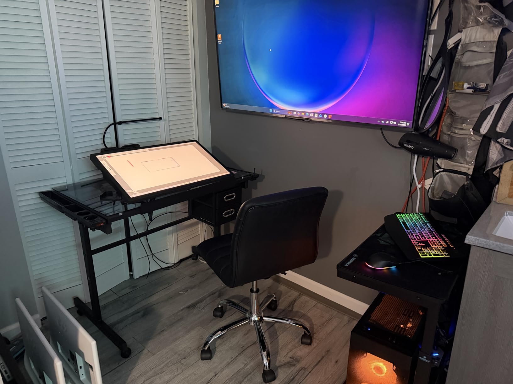 Wacom Cintiq Pro 27, Drawing Tablet with 4K 120 Hz Touchscreen & ProPen 3 | Color-accurate display with advanced creative control for pros & studios creating animation, VFX, game art and 3D projects customer photo 2