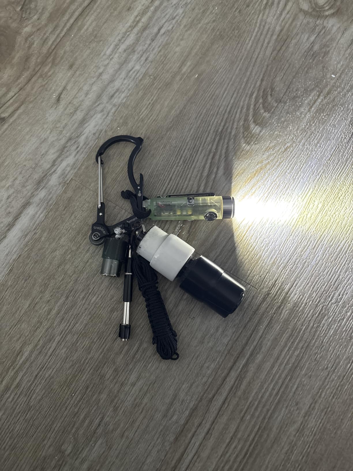 RovyVon Aurora A5 4th Rechargeable Keychain Flashlight Small EDC Flashlight | 650 Lumen Glow in the Dark Mini Flashlight with Warm White Sidelight, Magnetic Pocket Clip and Tail Base, for Home, Outdoors customer photo 2